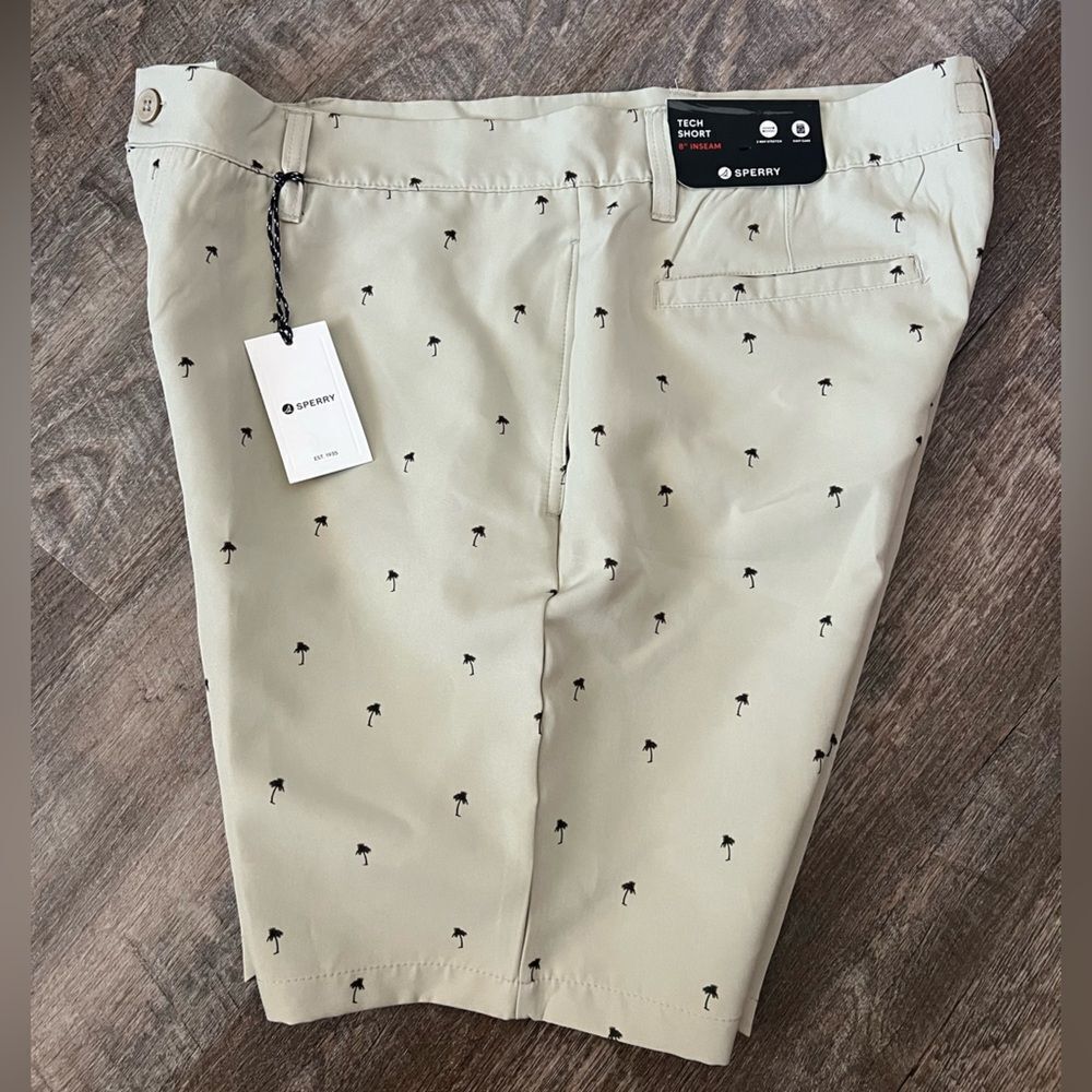 Sperry Tech Short 8"-Size 38